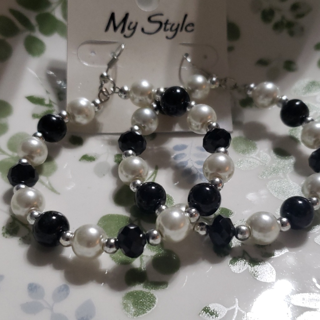 My Style Round Beaded Pierced Earrings